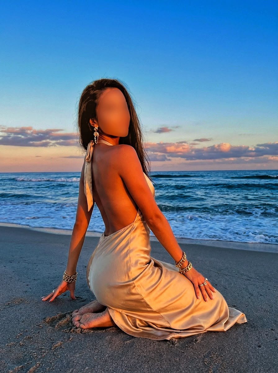 VIP-Massage Frankfurt - Masseurin Lola : Alter: 22, Haarfarbe - BRÜNETT | foto - 3