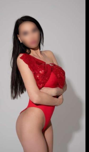VIP-Massage Frankfurt - Masseurin Rubi : Alter: 29, Haarfarbe - schwarz | foto - 1