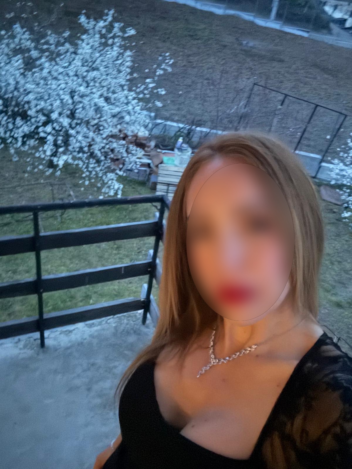 VIP-Massage Frankfurt - Masseurin Andrea NEU : Alter: 33, Haarfarbe - blond | foto - 2
